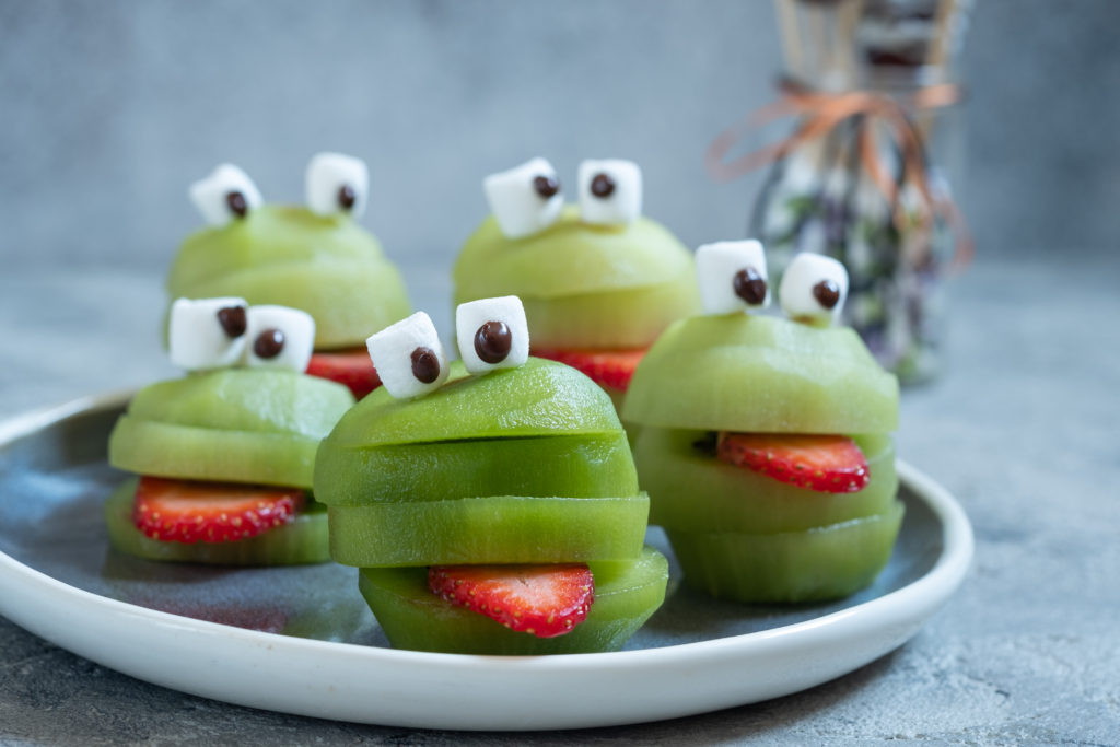 Healthy Halloween Fruit Snacks - Kiwi Fruit Monsters - Mad Halloween
