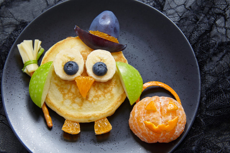 Healthy Halloween Fruit Snacks - Owl Witch Pancakes - Mad Halloween