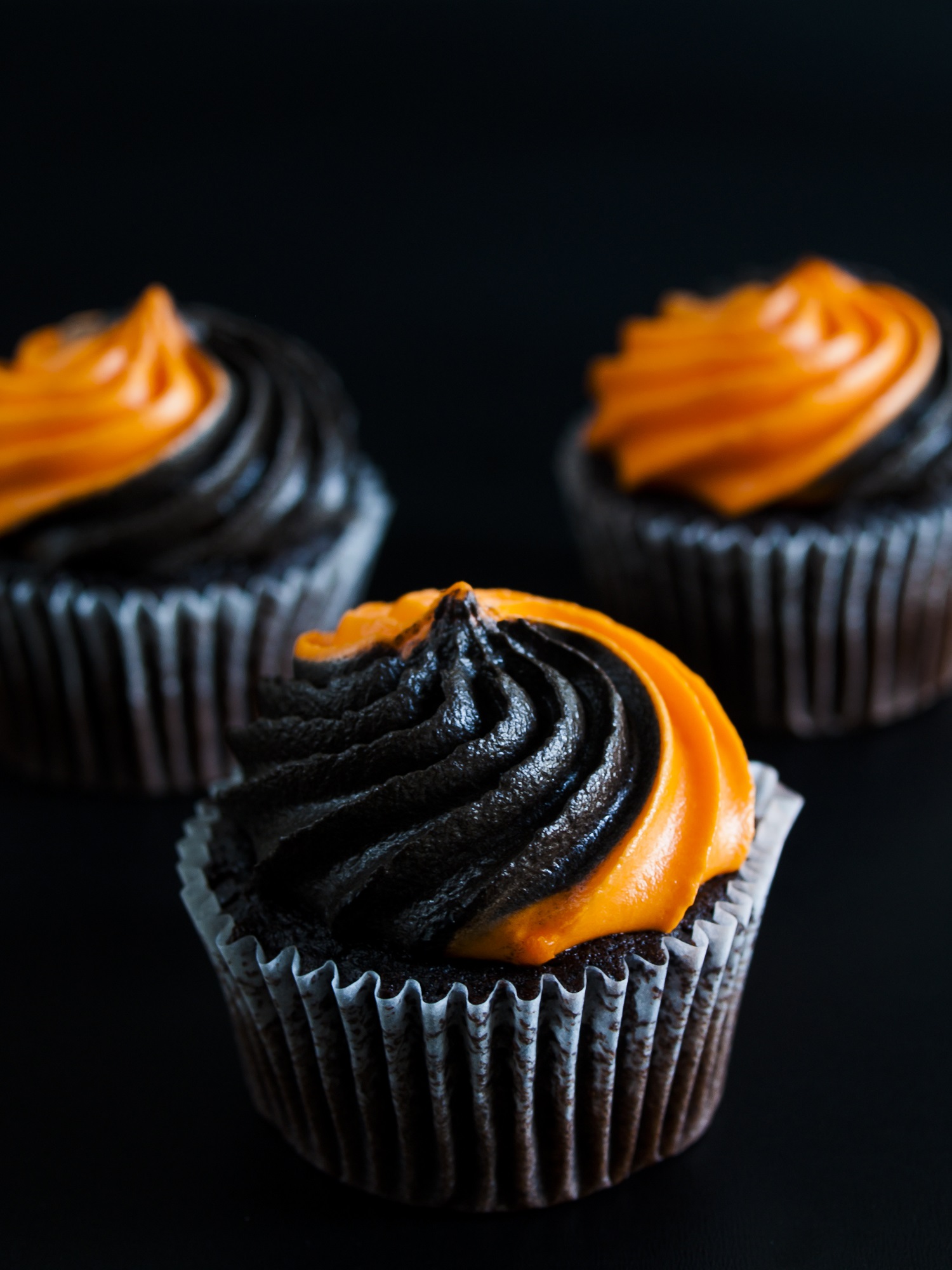 Black & Orange Swirl Halloween Cupcakes