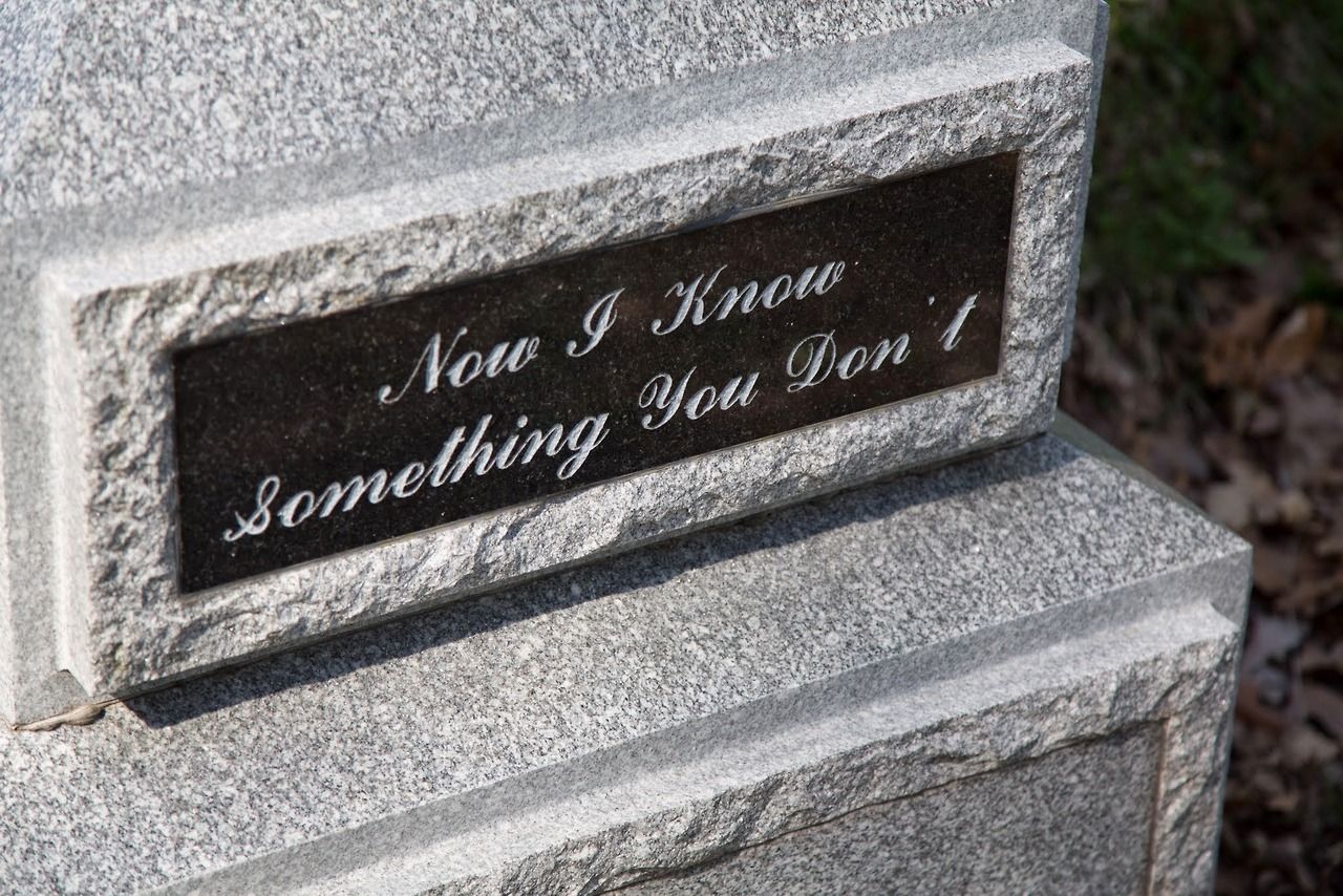 Funny Tombstones Sure To Make You Laugh - Mad Halloween