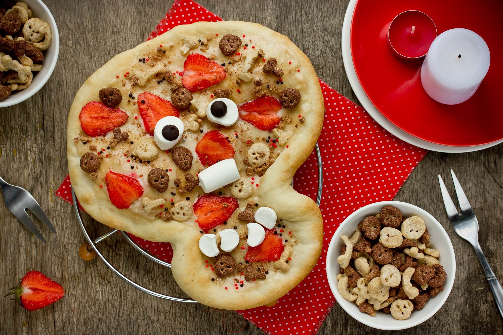 Skeleton Pizza Skull for Dessert - Halloween Pizza Food Ideas 