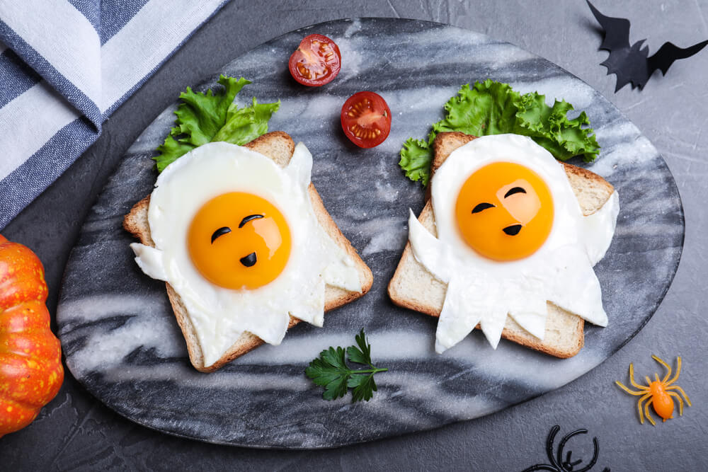 Halloween Eggs Spooky Breakfast & Party Food Ideas - Halloween Ghost Eggs
