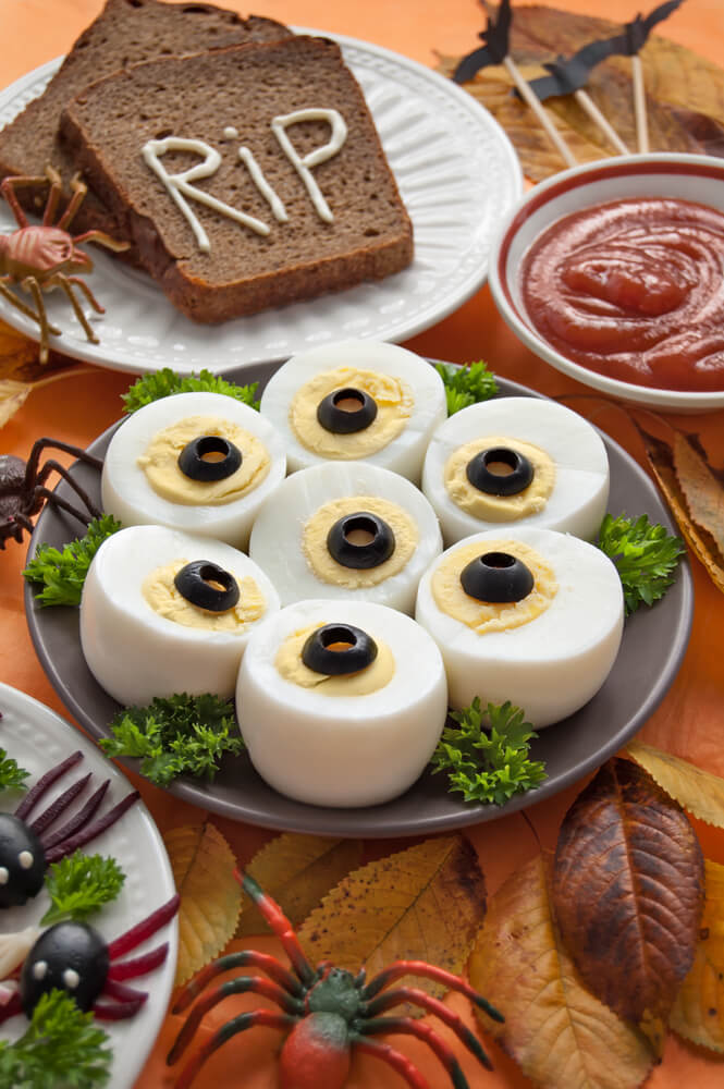 Eyeball Eggs with Olive Eyes - Halloween Eggs Spooky Breakfast & Party Food Ideas - Mad Halloween